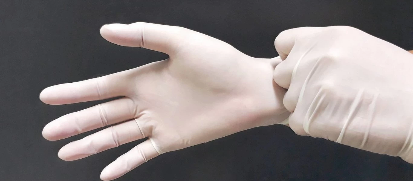 Κορωνοϊός: Δείτε πως πρέπει να πετάμε τα χρησιμοποιημένα γάντια και τις μάσκες